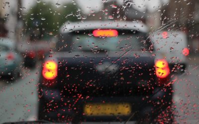 COMO CONDUZIR COM CHUVA: AS MELHORES DICAS PARA AUMENTAR A SEGURANÇA
